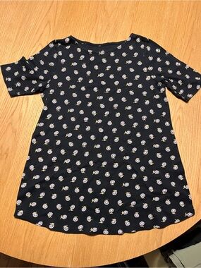 J. Jill Black 100% Cotton Tshirt with White Floral Daisy Print